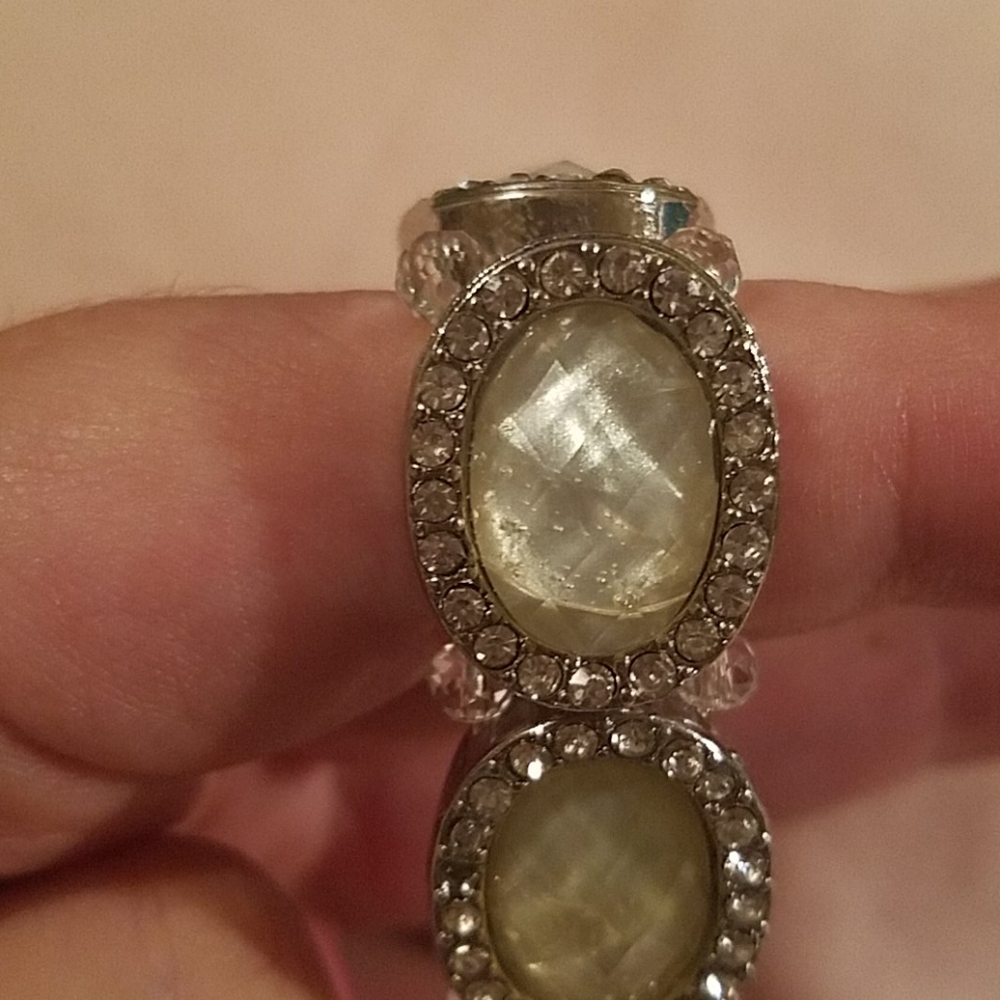 Charming Charlie NWOT Silver and Light Green Stretch Bracelet - Picture 3 of 3